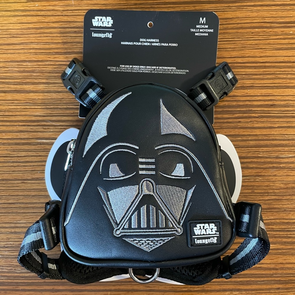 ✨Host Pick✨ Loungefly Darth Vader pet harness (medium)